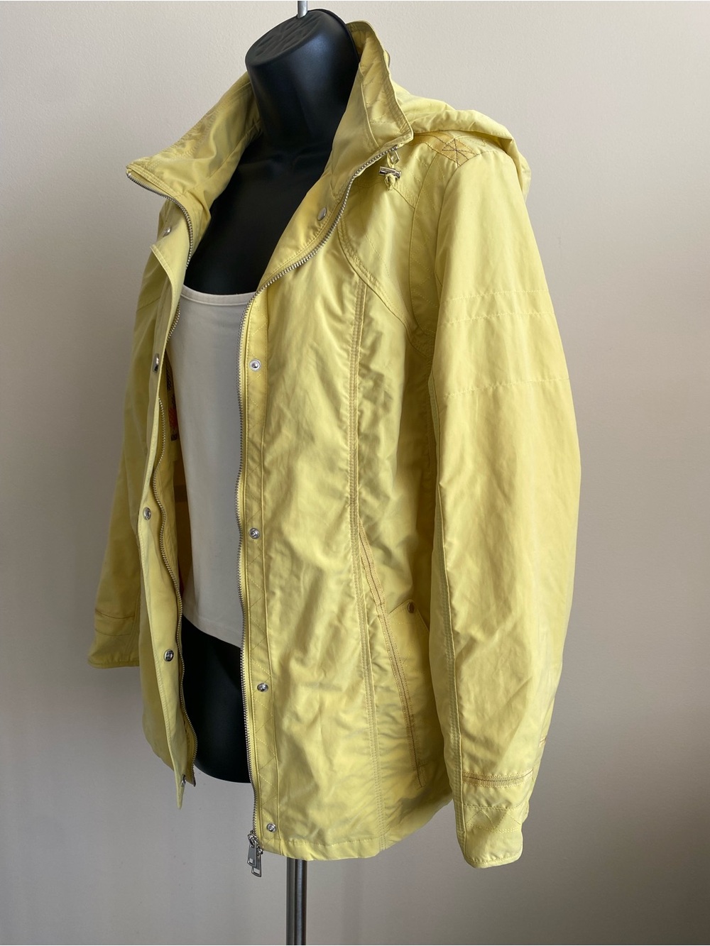 Vintage pale yellow jacket outdoors utility raincoat - Picture 2 of 10